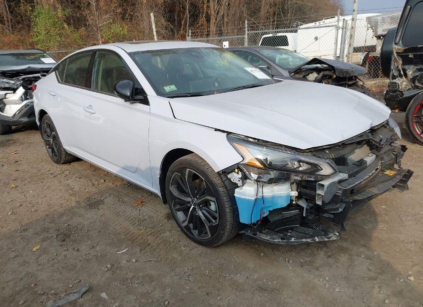 2024 Nissan Altima SR INTELLIGENT AWD (VIN 1N4BL4CW8RN409019) main photo