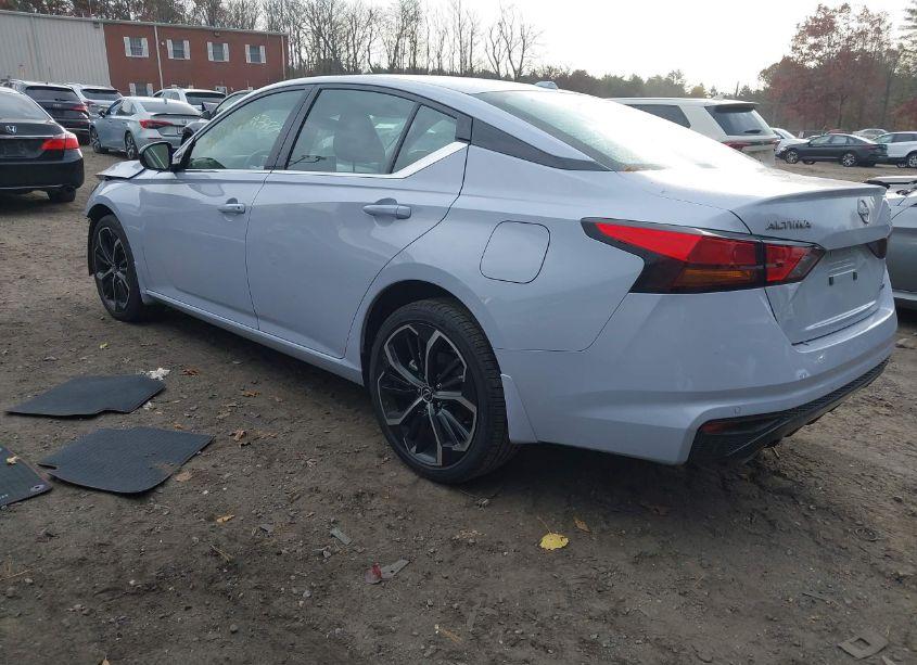 Photo 3 of 2024 Nissan Altima SR INTELLIGENT AWD (VIN 1N4BL4CW8RN409019)