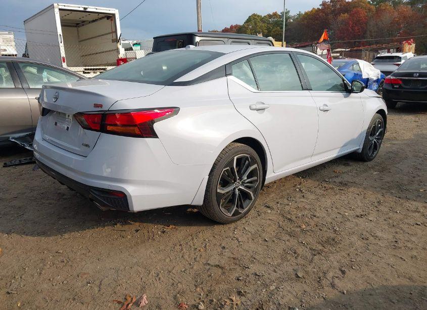 Photo 4 of 2024 Nissan Altima SR INTELLIGENT AWD (VIN 1N4BL4CW8RN409019)