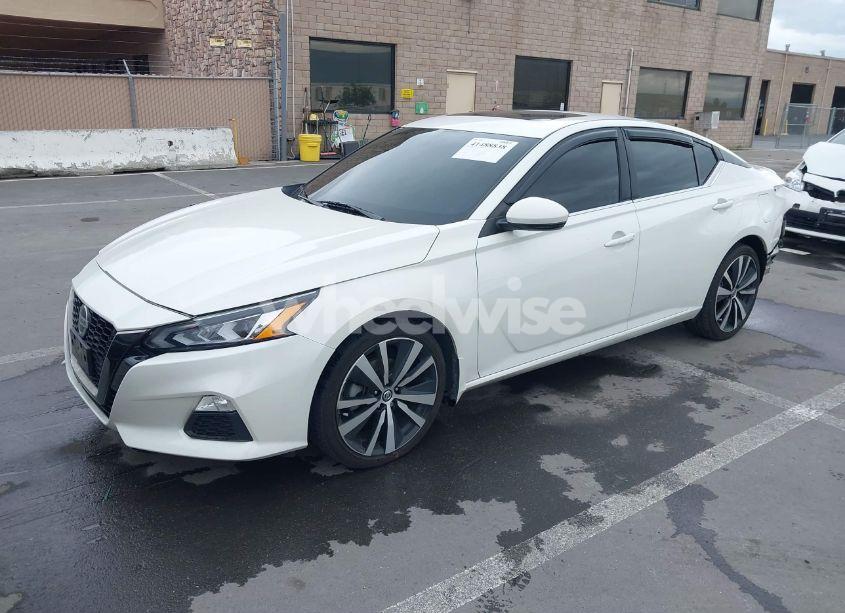 Photo 2 of 2019 Nissan Altima 2.5 SR (VIN 1N4BL4CW9KC186765)