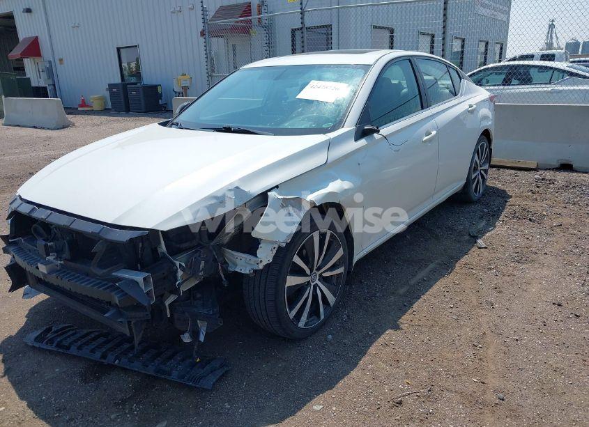 Photo 2 of 2019 Nissan Altima 2.5 SR (VIN 1N4BL4CW9KN303247)