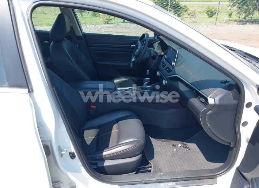 Photo 5 of 2019 Nissan Altima 2.5 SR (VIN 1N4BL4CW9KN303247)