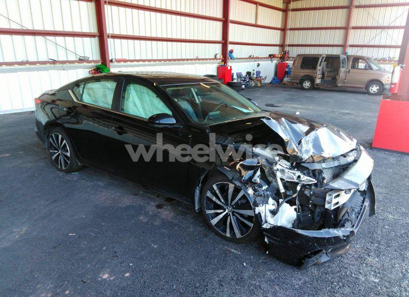 2019 Nissan Altima 2.5 SR (VIN 1N4BL4CW9KN317326) main photo