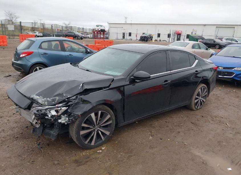 Photo 2 of 2019 Nissan Altima 2.5 SR (VIN 1N4BL4CW9KN321778)