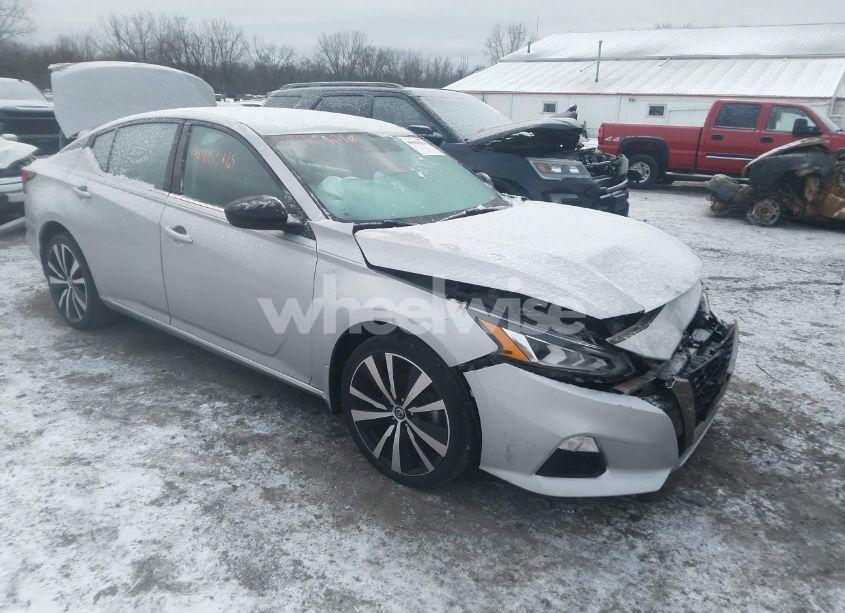 2019 Nissan Altima 2.5 SR (VIN 1N4BL4CW9KN322056) main photo