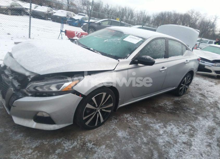 Photo 2 of 2019 Nissan Altima 2.5 SR (VIN 1N4BL4CW9KN322056)
