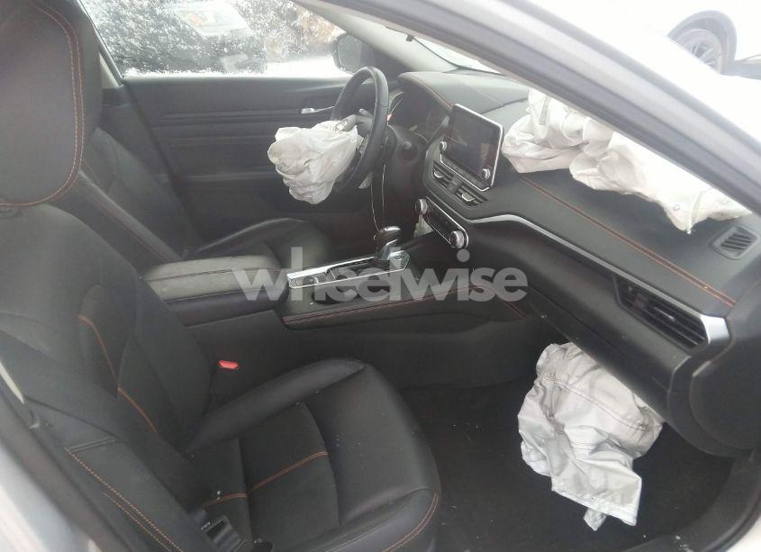 Photo 5 of 2019 Nissan Altima 2.5 SR (VIN 1N4BL4CW9KN322056)