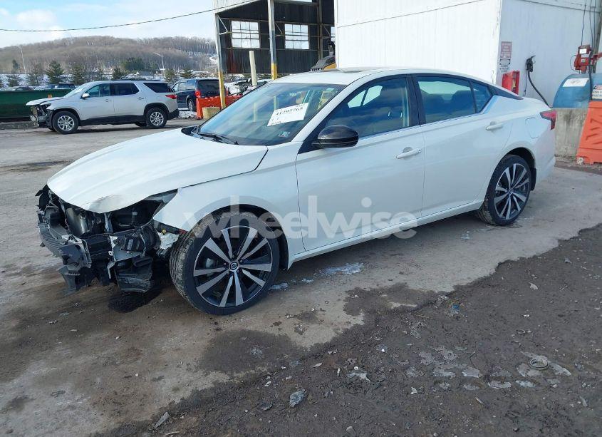 Photo 2 of 2021 Nissan Altima SR INTELLIGENT AWD (VIN 1N4BL4CW9MN305356)