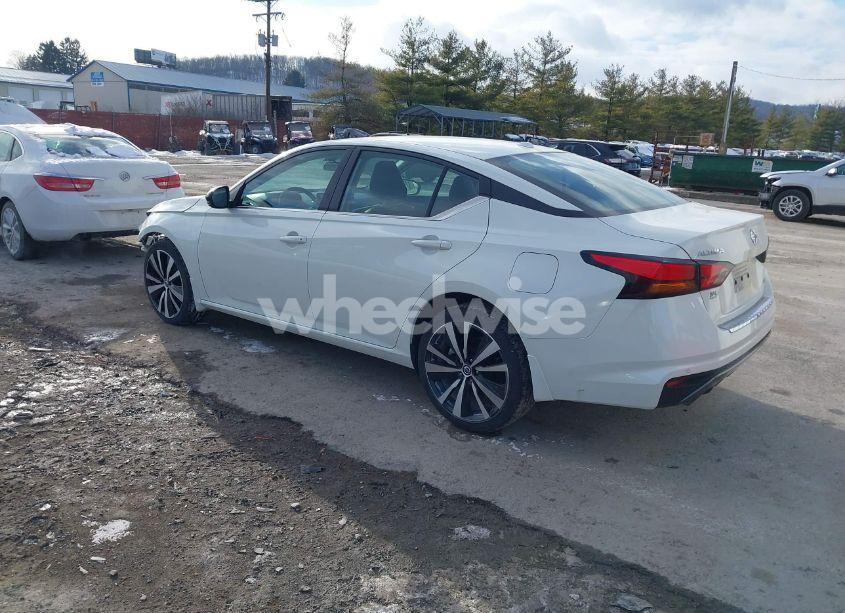 Photo 3 of 2021 Nissan Altima SR INTELLIGENT AWD (VIN 1N4BL4CW9MN305356)