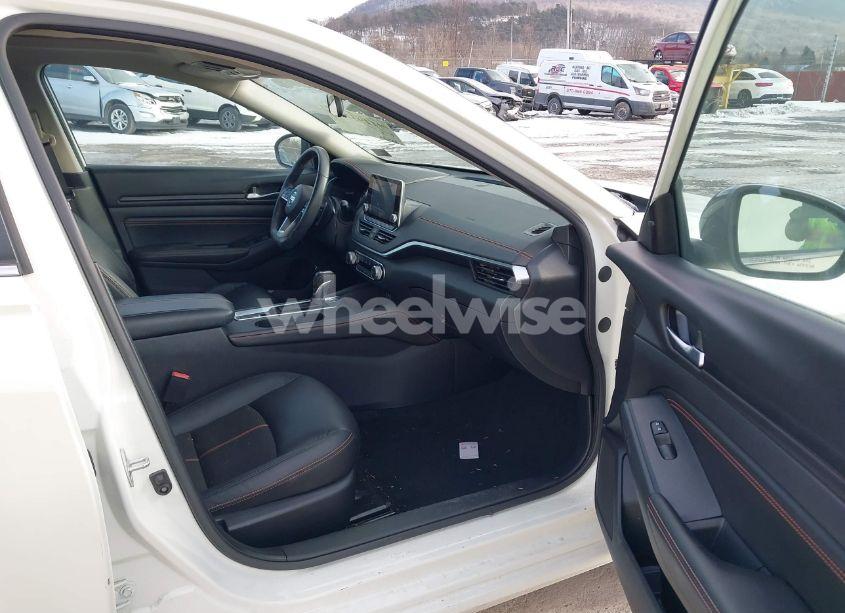 Photo 5 of 2021 Nissan Altima SR INTELLIGENT AWD (VIN 1N4BL4CW9MN305356)