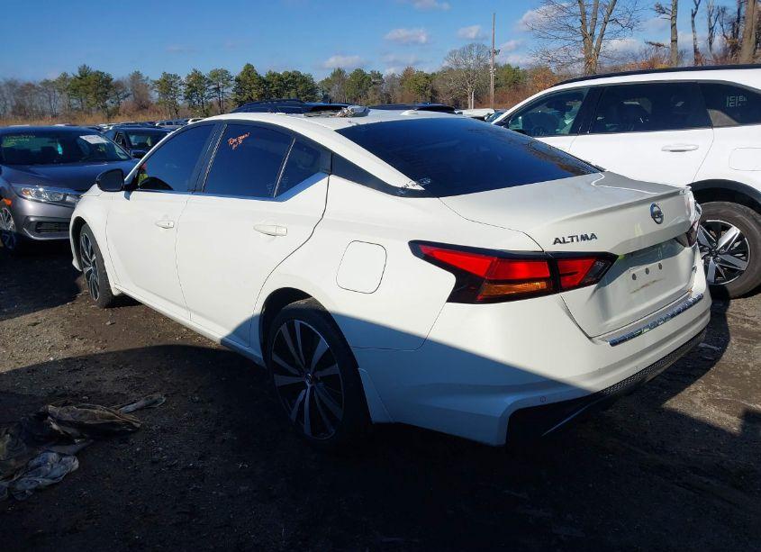 Photo 3 of 2021 Nissan Altima SR INTELLIGENT AWD (VIN 1N4BL4CW9MN375228)