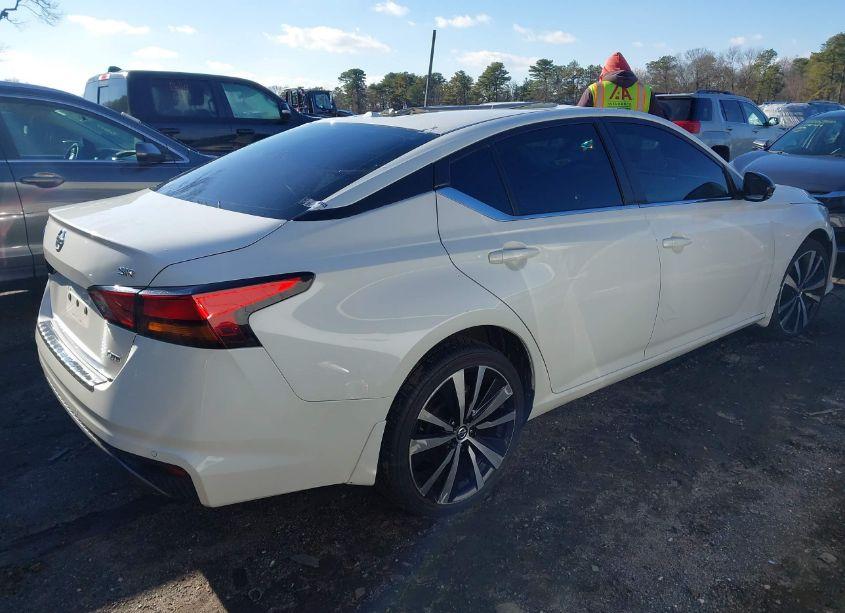 Photo 4 of 2021 Nissan Altima SR INTELLIGENT AWD (VIN 1N4BL4CW9MN375228)