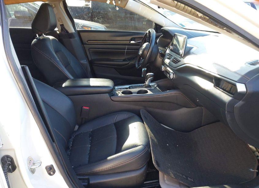 Photo 5 of 2021 Nissan Altima SR INTELLIGENT AWD (VIN 1N4BL4CW9MN375228)