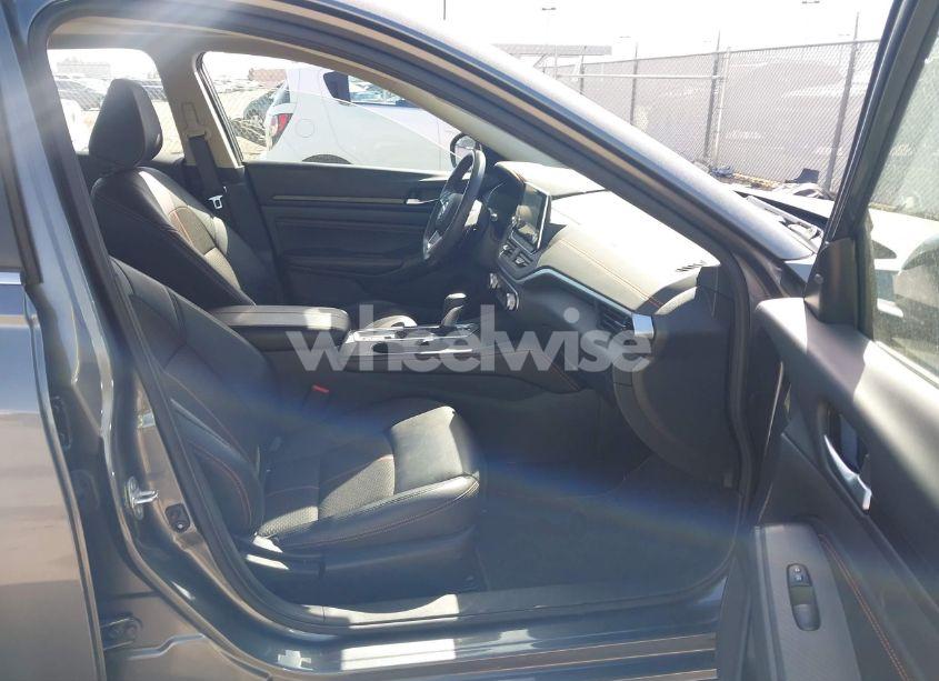 Photo 5 of 2022 Nissan Altima SR INTELLIGENT AWD (VIN 1N4BL4CW9NN406608)