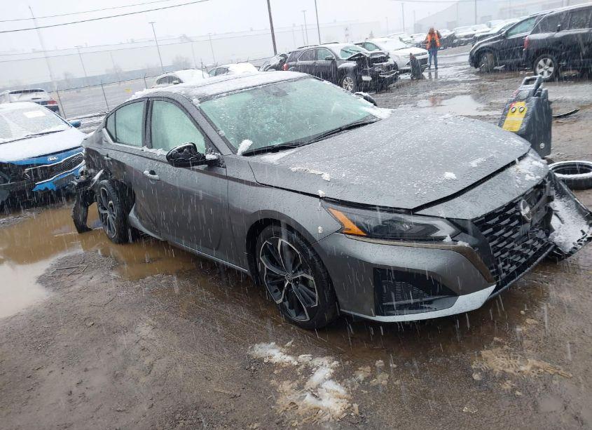 2023 Nissan Altima SR INTELLIGENT AWD (VIN 1N4BL4CW9PN375721) main photo