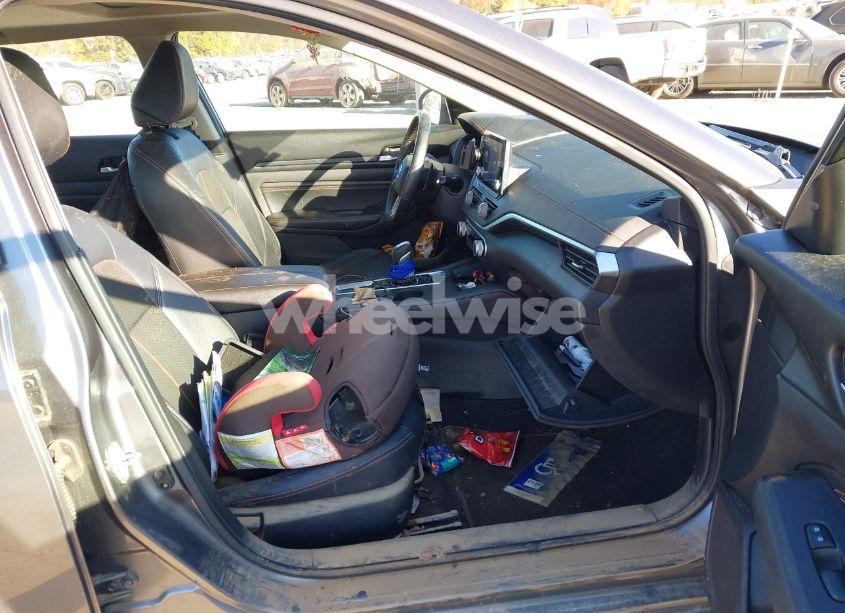 Photo 5 of 2019 Nissan Altima 2.5 SR (VIN 1N4BL4CWXKC199458)