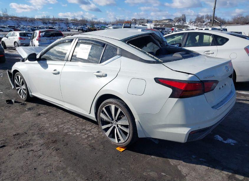 Photo 3 of 2022 Nissan Altima SR INTELLIGENT AWD (VIN 1N4BL4CWXNN313175)