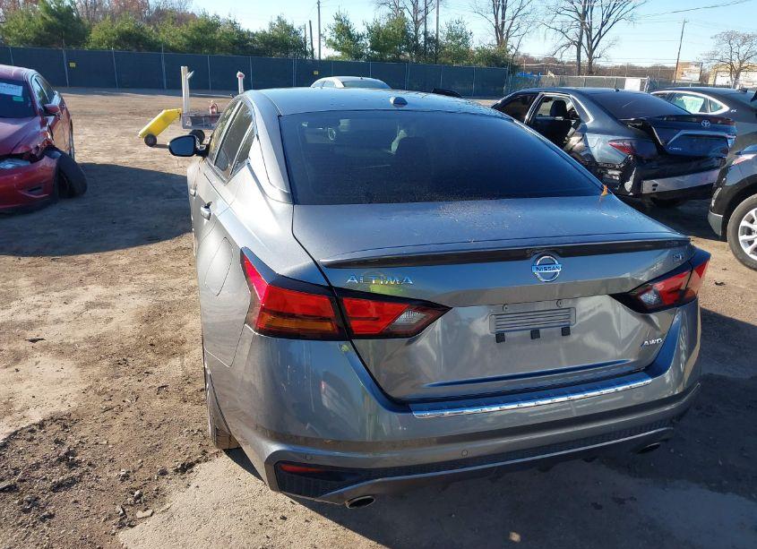 Photo 3 of 2022 Nissan Altima SR INTELLIGENT AWD (VIN 1N4BL4CWXNN345608)