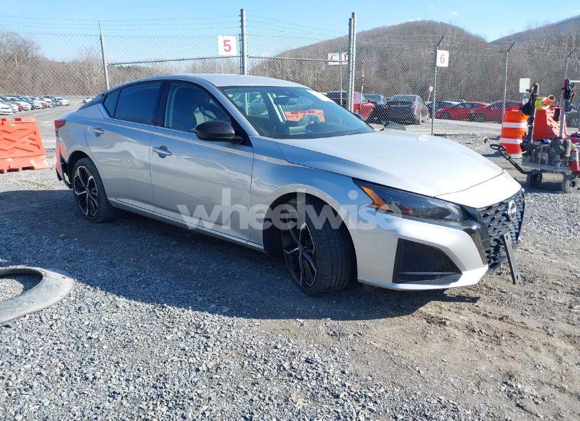 2024 Nissan Altima SR INTELLIGENT AWD (VIN 1N4BL4CWXRN357229) main photo