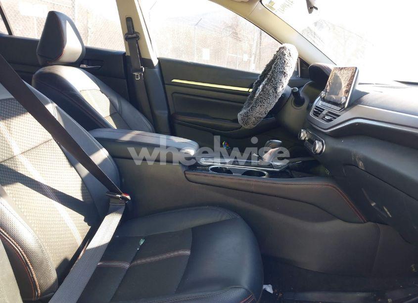 Photo 5 of 2024 Nissan Altima SR INTELLIGENT AWD (VIN 1N4BL4CWXRN357229)