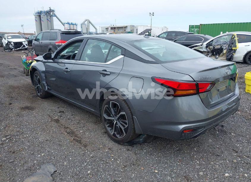 Photo 3 of 2024 Nissan Altima SR INTELLIGENT AWD (VIN 1N4BL4CWXRN400628)