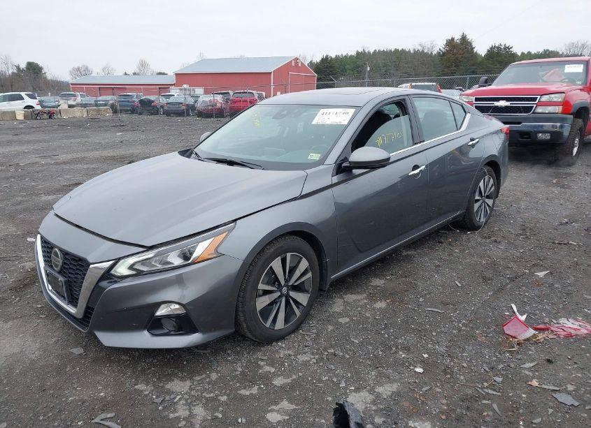 Photo 2 of 2019 Nissan Altima 2.5 SV (VIN 1N4BL4DV0KC111507)