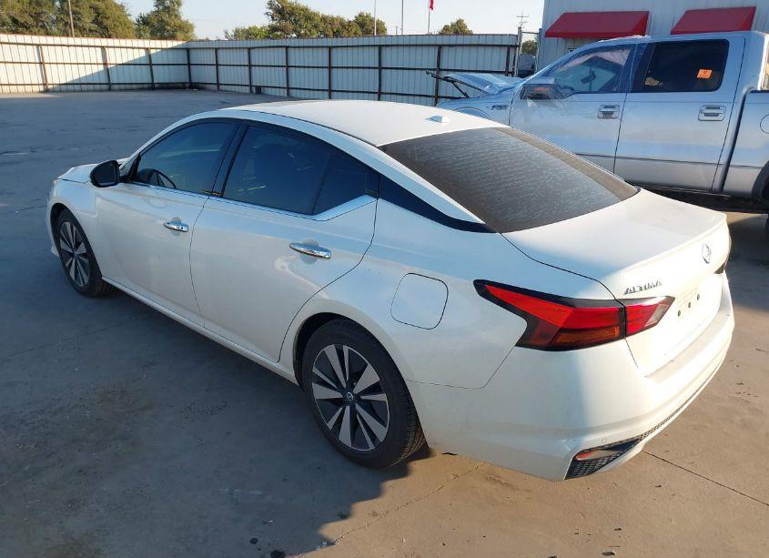 Photo 3 of 2019 Nissan Altima 2.5 SV (VIN 1N4BL4DV0KC154650)