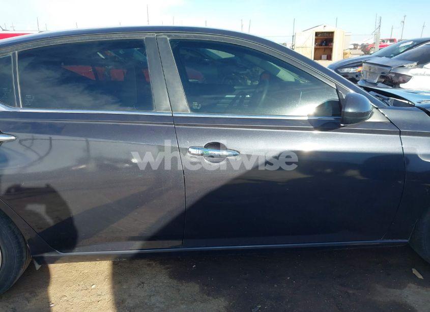 Photo 13 of 2021 Nissan Altima SV FWD (VIN 1N4BL4DV0MN326439)