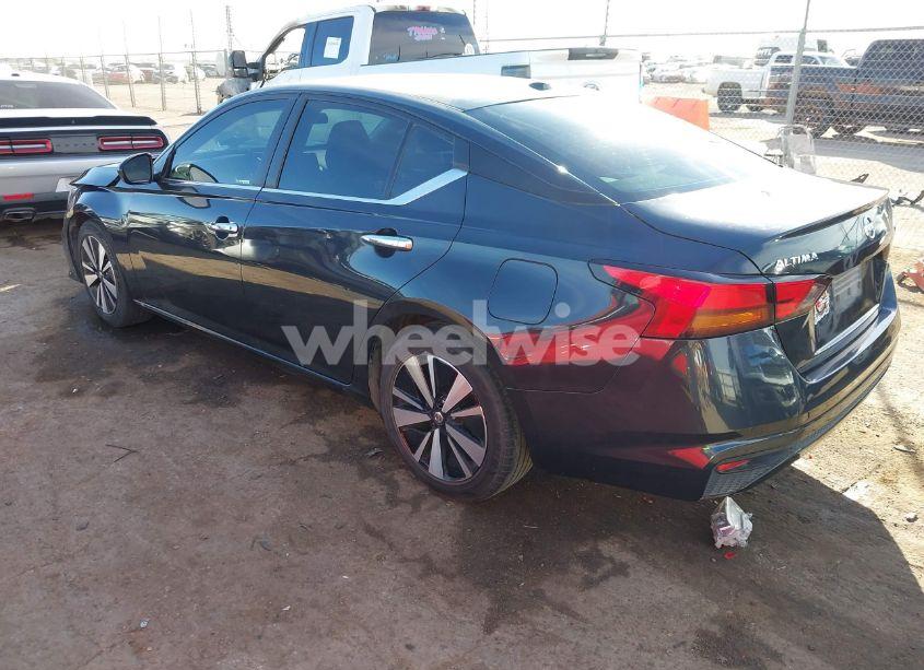 Photo 3 of 2021 Nissan Altima SV FWD (VIN 1N4BL4DV0MN326439)
