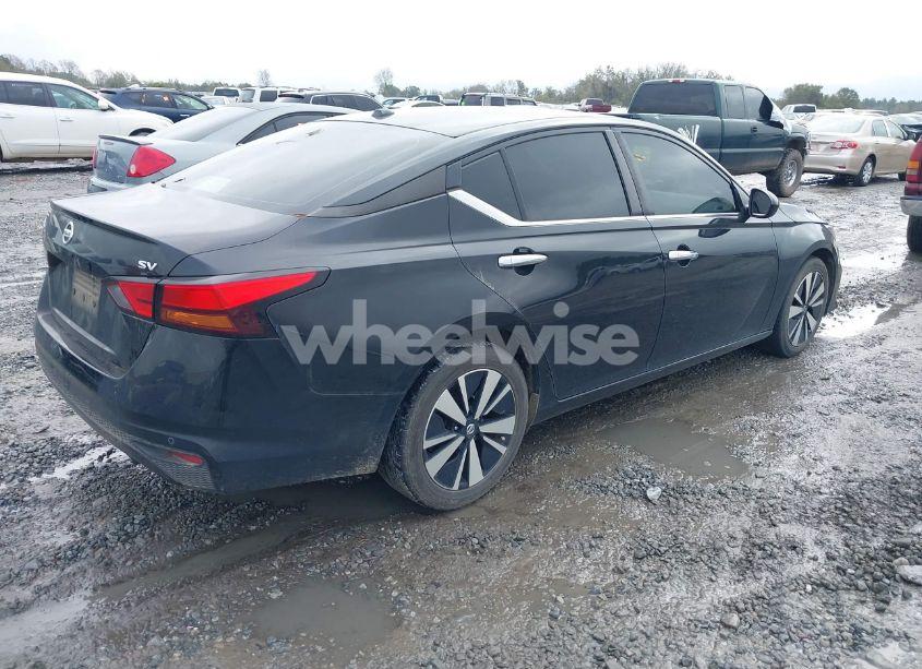 Photo 4 of 2021 Nissan Altima SV FWD (VIN 1N4BL4DV0MN338784)