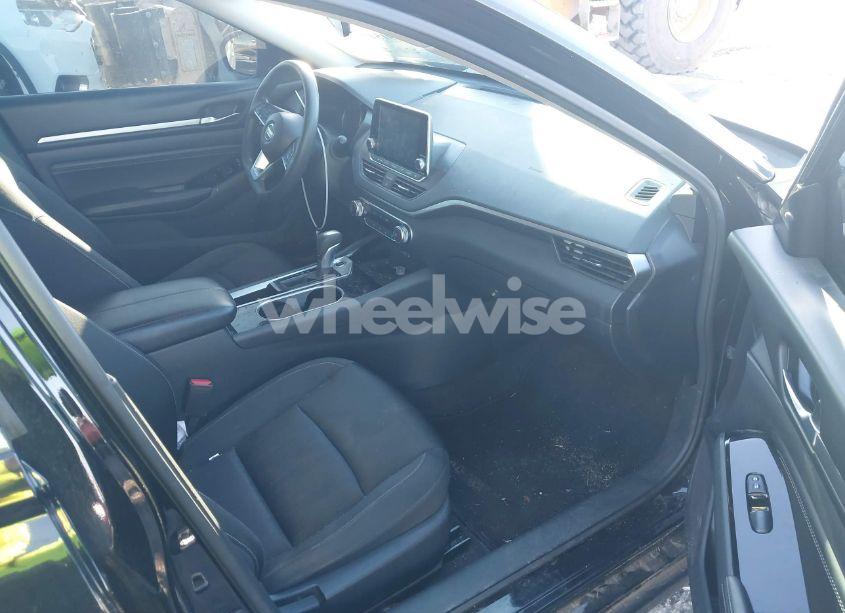 Photo 5 of 2021 Nissan Altima SV FWD (VIN 1N4BL4DV0MN338784)