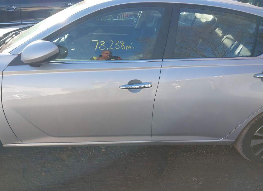 Photo 14 of 2021 Nissan Altima SV FWD (VIN 1N4BL4DV0MN354936)