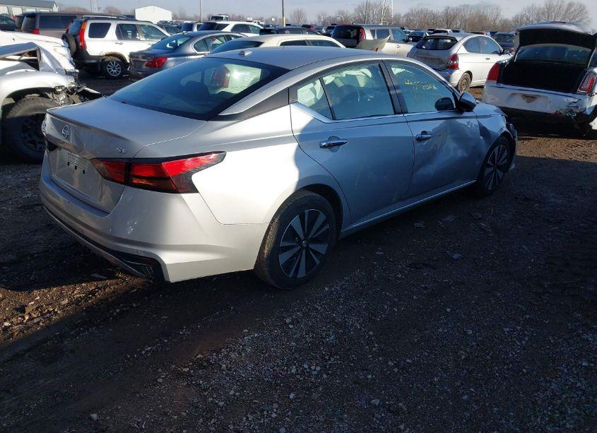 Photo 4 of 2021 Nissan Altima SV FWD (VIN 1N4BL4DV0MN354936)
