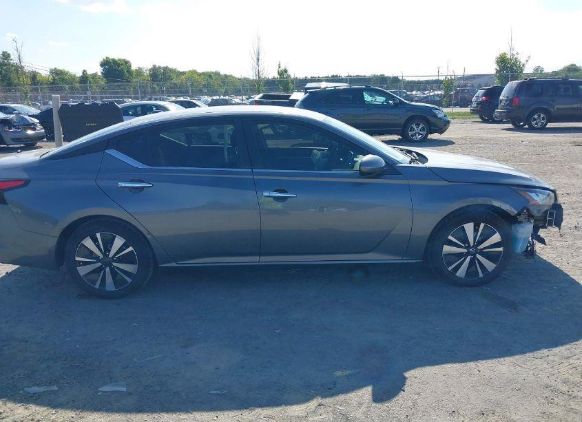 Photo 13 of 2021 Nissan Altima SV FWD (VIN 1N4BL4DV0MN371820)