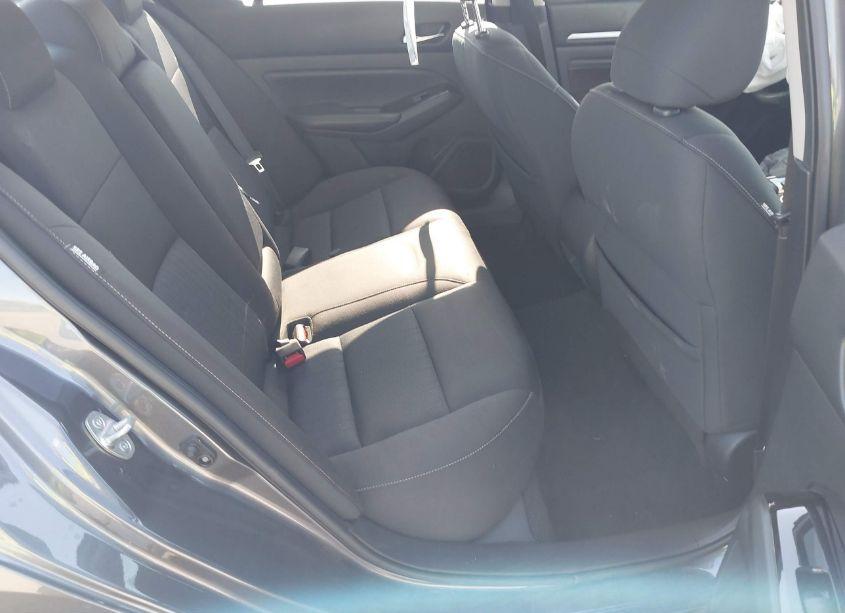 Photo 8 of 2021 Nissan Altima SV FWD (VIN 1N4BL4DV0MN371820)