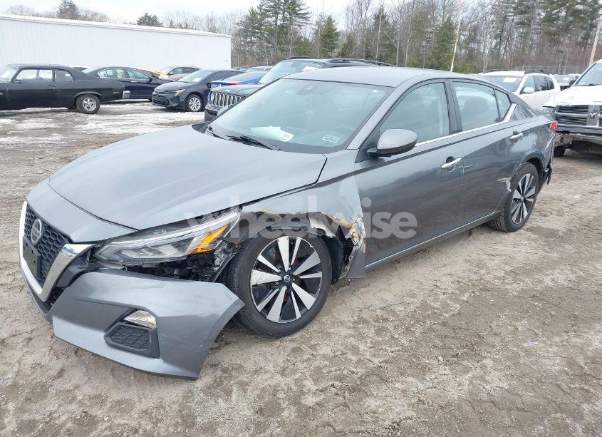 Photo 2 of 2021 Nissan Altima SV FWD (VIN 1N4BL4DV0MN395888)