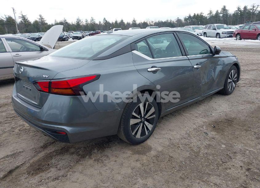 Photo 4 of 2021 Nissan Altima SV FWD (VIN 1N4BL4DV0MN395888)