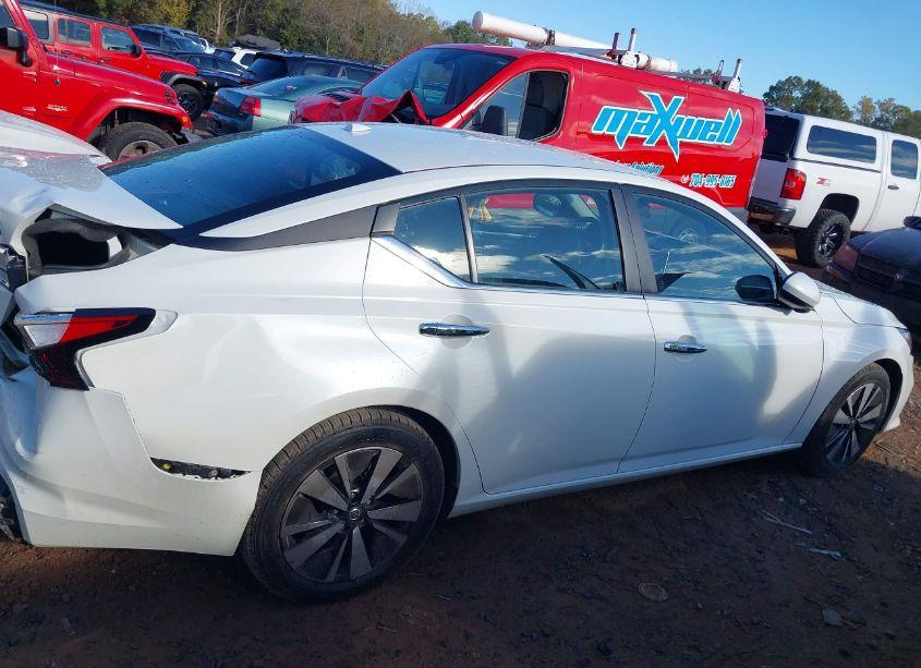 Photo 13 of 2022 Nissan Altima SV FWD (VIN 1N4BL4DV0NN300425)