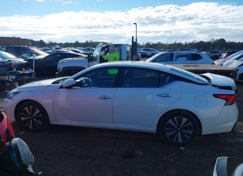 Photo 14 of 2022 Nissan Altima SV FWD (VIN 1N4BL4DV0NN300425)