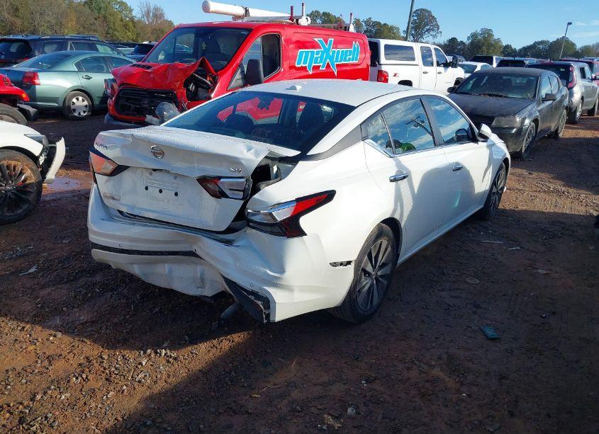 Photo 4 of 2022 Nissan Altima SV FWD (VIN 1N4BL4DV0NN300425)