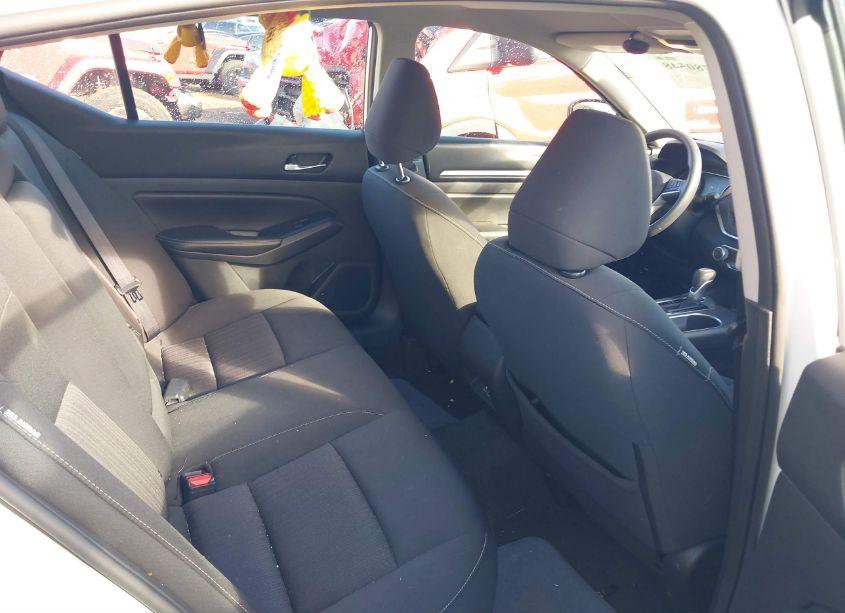 Photo 8 of 2022 Nissan Altima SV FWD (VIN 1N4BL4DV0NN300425)