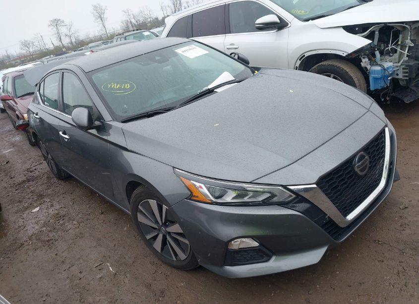 2022 Nissan Altima SV FWD (VIN 1N4BL4DV0NN331688) main photo