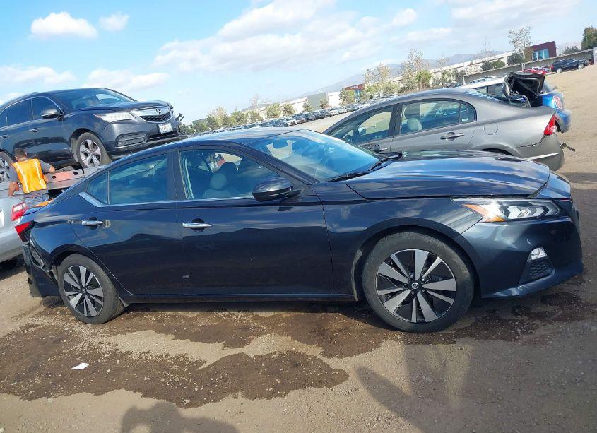 Photo 13 of 2022 Nissan Altima SV FWD (VIN 1N4BL4DV0NN340505)