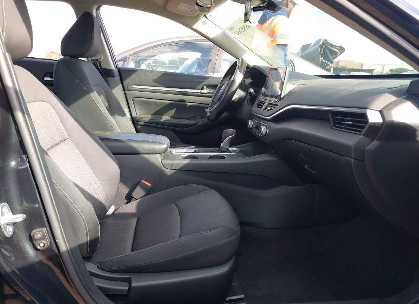 Photo 5 of 2022 Nissan Altima SV FWD (VIN 1N4BL4DV0NN340505)