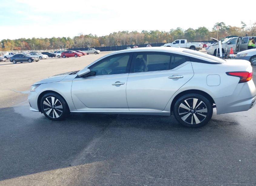 Photo 14 of 2022 Nissan Altima SV FWD (VIN 1N4BL4DV0NN353738)