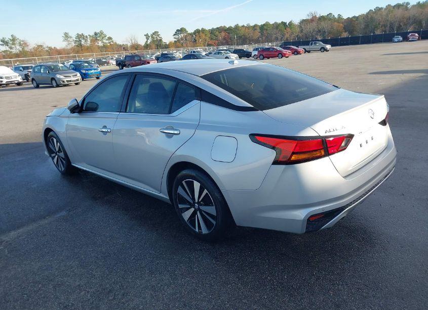 Photo 3 of 2022 Nissan Altima SV FWD (VIN 1N4BL4DV0NN353738)