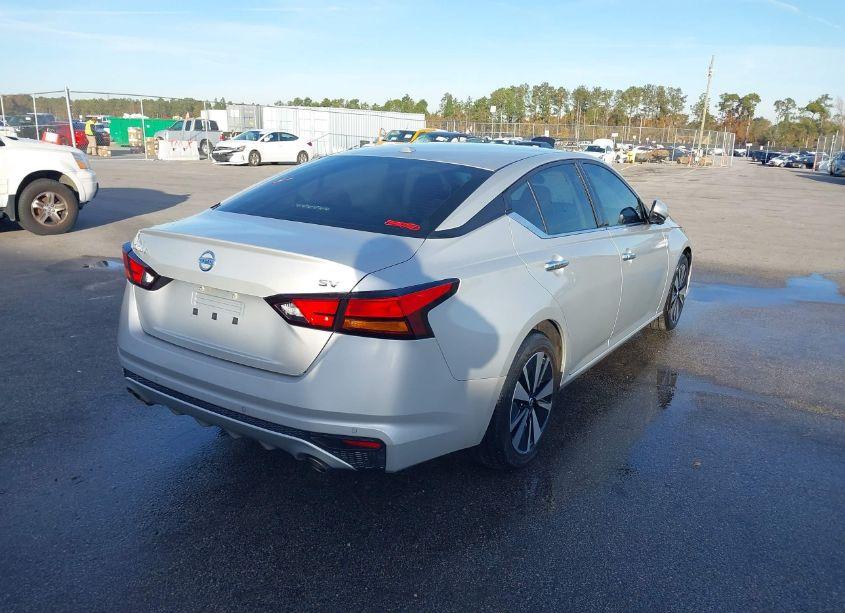 Photo 4 of 2022 Nissan Altima SV FWD (VIN 1N4BL4DV0NN353738)