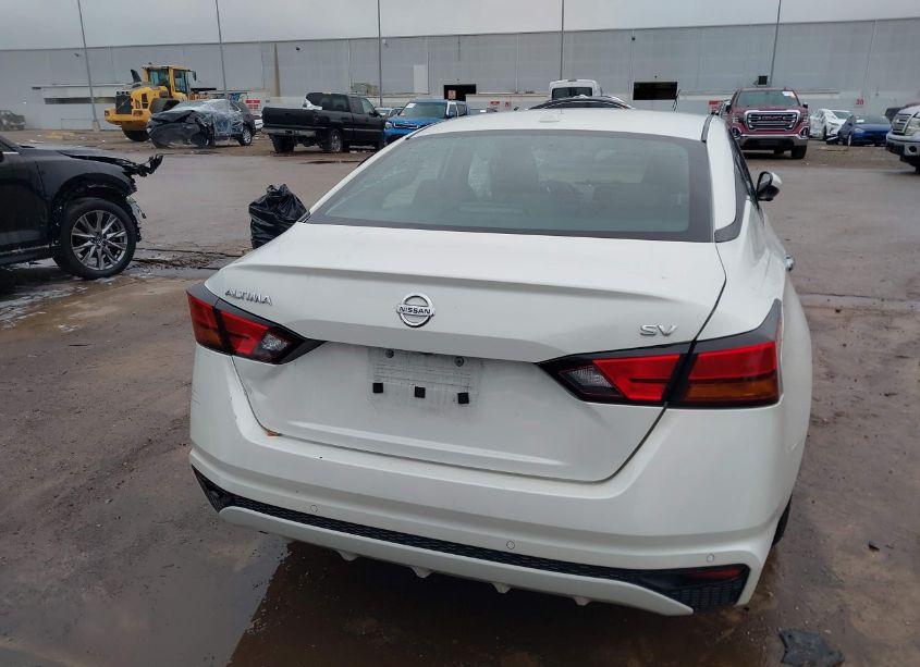Photo 16 of 2022 Nissan Altima SV FWD (VIN 1N4BL4DV0NN368854)