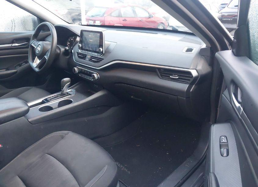 Photo 5 of 2022 Nissan Altima SV FWD (VIN 1N4BL4DV0NN388716)