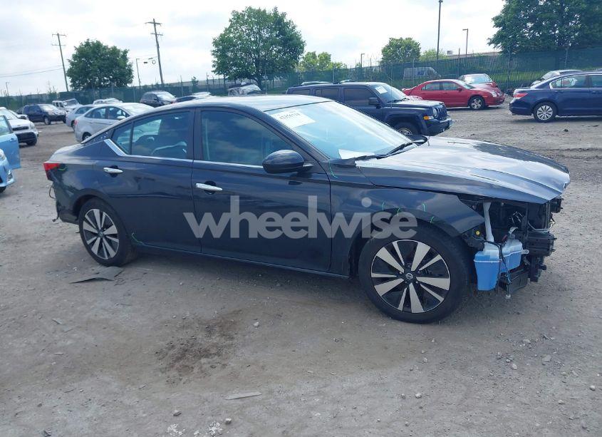 2022 Nissan Altima SV FWD (VIN 1N4BL4DV0NN391535) main photo